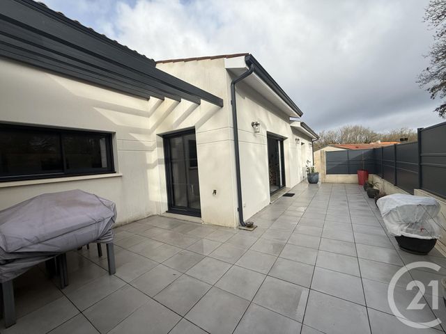 Maison &agrave; vendre - 4 pi&egrave;ces - 119,46 m2 - Saintes - 17 - POITOU-CHARENTES