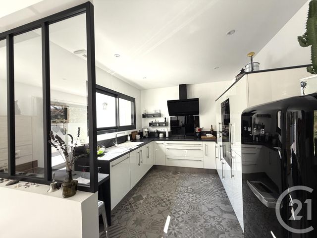 Maison &agrave; vendre - 4 pi&egrave;ces - 119,46 m2 - Saintes - 17 - POITOU-CHARENTES