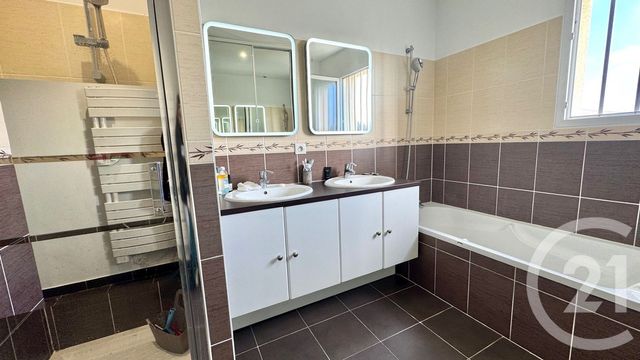 Maison &agrave; vendre - 7 pi&egrave;ces - 150,78 m2 - Chaniers - 17 - POITOU-CHARENTES