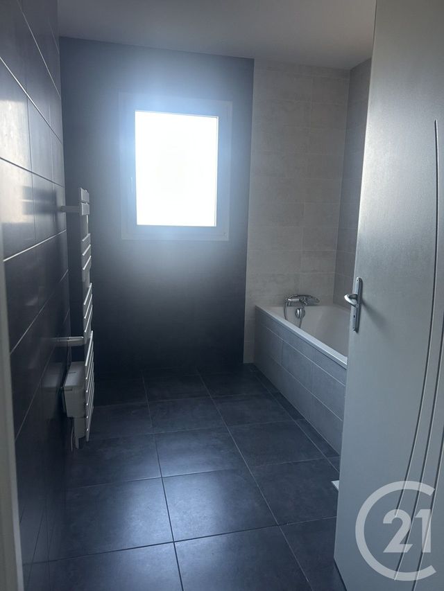 Maison &agrave; louer - 4 pi&egrave;ces - 105 m2 - Les Gonds - 17 - POITOU-CHARENTES