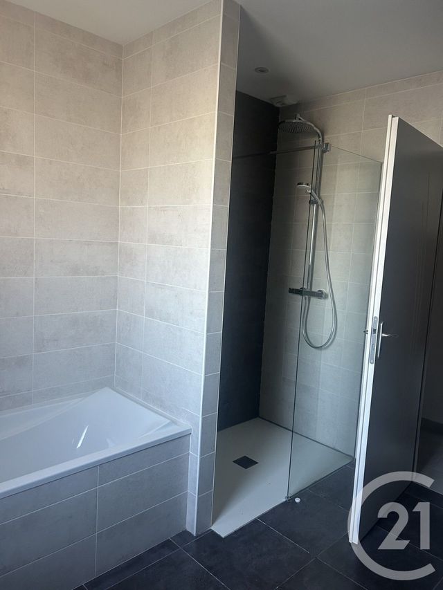 Maison &agrave; louer - 4 pi&egrave;ces - 105 m2 - Les Gonds - 17 - POITOU-CHARENTES