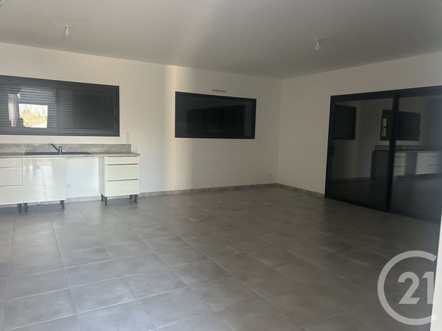 Maison &agrave; louer - 4 pi&egrave;ces - 105 m2 - Les Gonds - 17 - POITOU-CHARENTES