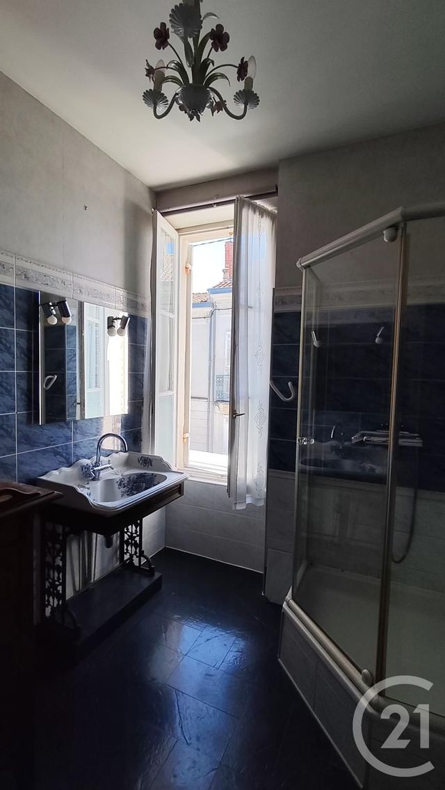 Maison &agrave; vendre - 5 pi&egrave;ces - 120 m2 - Saintes - 17 - POITOU-CHARENTES