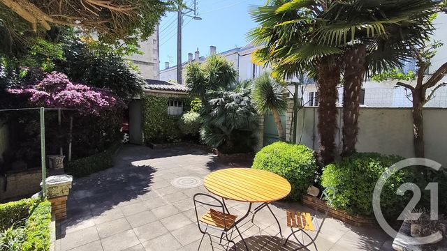 Maison &agrave; vendre - 5 pi&egrave;ces - 120 m2 - Saintes - 17 - POITOU-CHARENTES