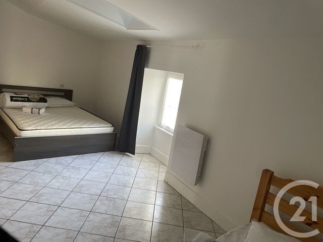 Appartement T2 &agrave; louer - 2 pi&egrave;ces - 47 m2 - Saintes - 17 - POITOU-CHARENTES