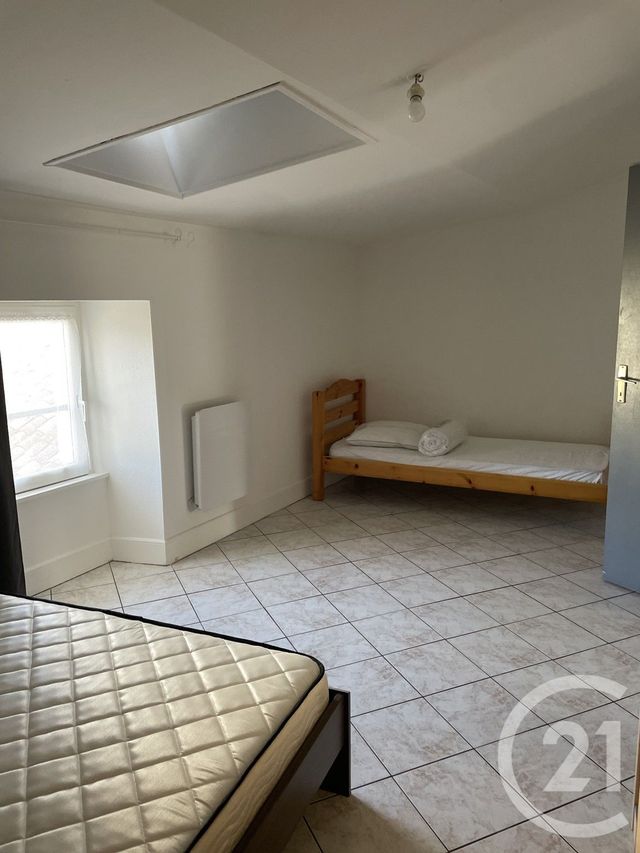 Appartement T2 &agrave; louer - 2 pi&egrave;ces - 47 m2 - Saintes - 17 - POITOU-CHARENTES