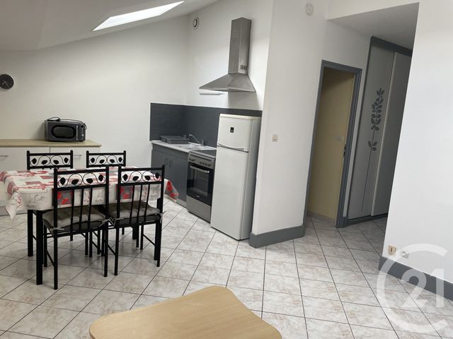 Appartement T2 &agrave; louer - 2 pi&egrave;ces - 47 m2 - Saintes - 17 - POITOU-CHARENTES