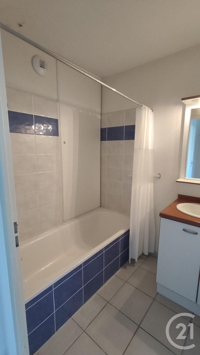 Appartement F3 &agrave; vendre - 3 pi&egrave;ces - 58,31 m2 - Saintes - 17 - POITOU-CHARENTES