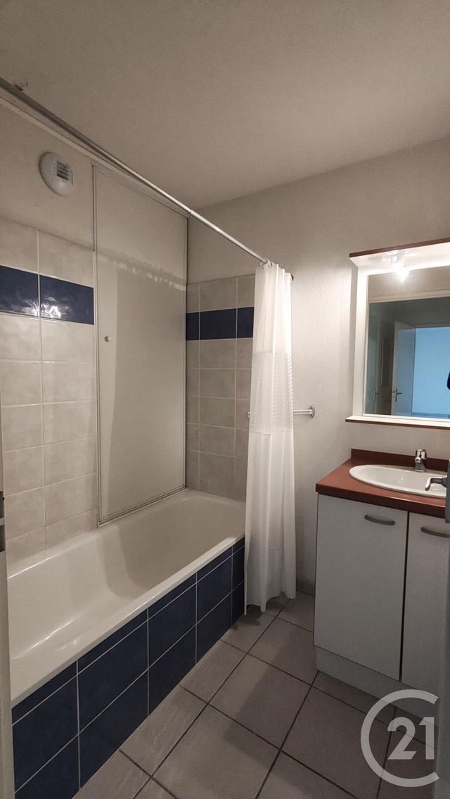 Appartement F3 &agrave; vendre - 3 pi&egrave;ces - 58,31 m2 - Saintes - 17 - POITOU-CHARENTES