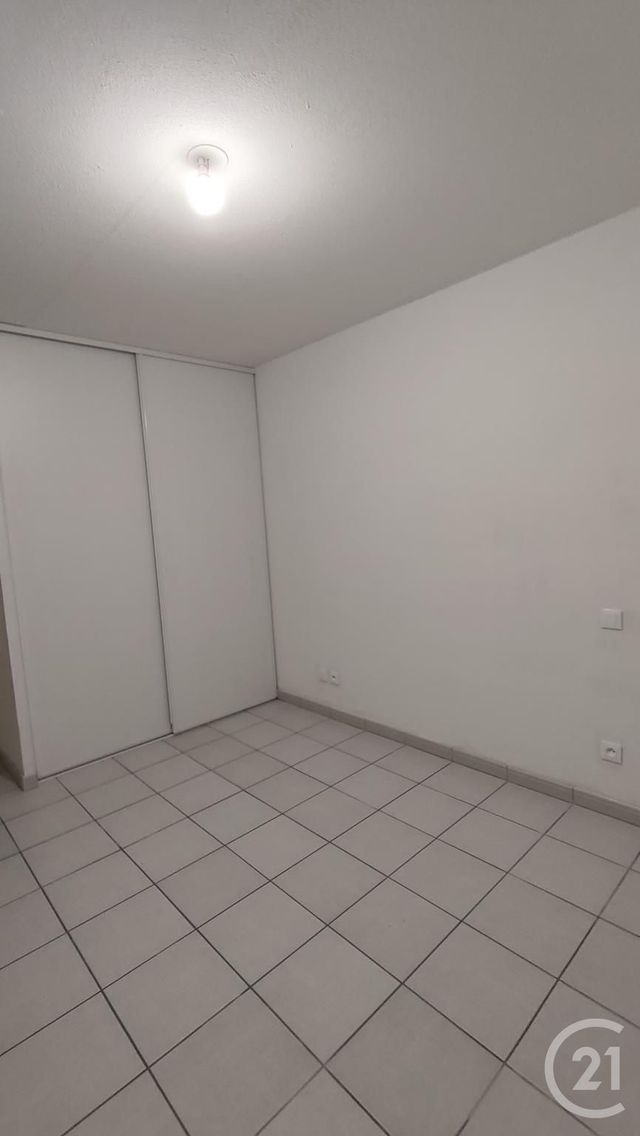 Appartement F3 &agrave; vendre - 3 pi&egrave;ces - 58,31 m2 - Saintes - 17 - POITOU-CHARENTES