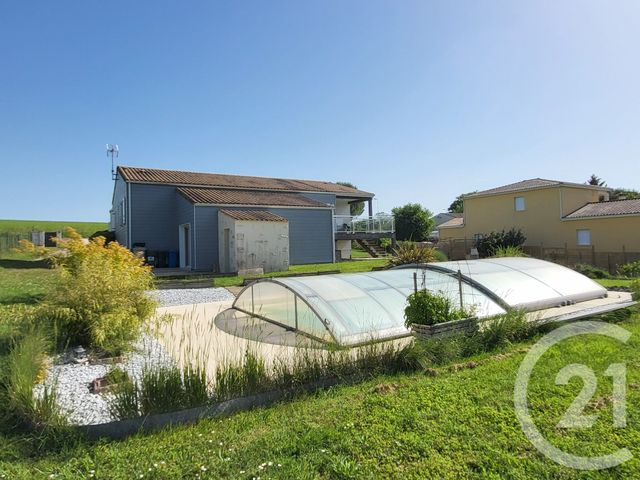 Maison &agrave; vendre - 6 pi&egrave;ces - 151 m2 - Bussac Sur Charente - 17 - POITOU-CHARENTES