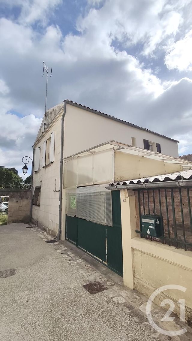 Maison &agrave; vendre - 4 pi&egrave;ces - 77 m2 - Saintes - 17 - POITOU-CHARENTES