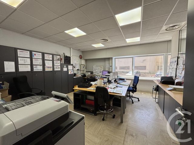 Bureaux à louer - 928.0 m2 - 93 - Seine-Saint-Denis