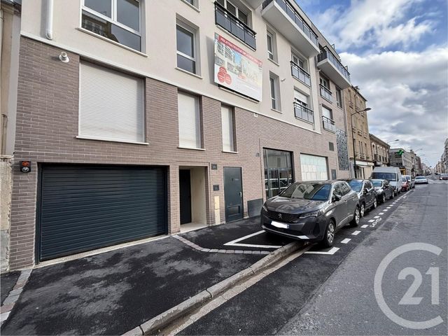 Parking à louer - 12 m2 - Alfortville - 94 - ILE-DE-FRANCE