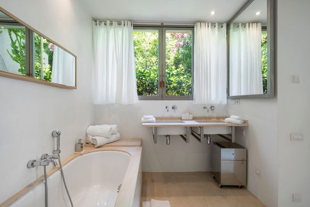 Maison à vendre - 6 pièces - 183 m2 - St Jean Cap Ferrat - 06 - PROVENCE-ALPES-COTE-D-AZUR