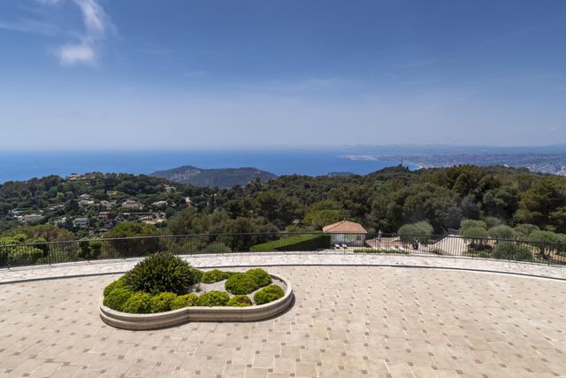 Maison à vendre - 25 pièces - 1612 m2 - Villefranche Sur Mer - 06 - PROVENCE-ALPES-COTE-D-AZUR