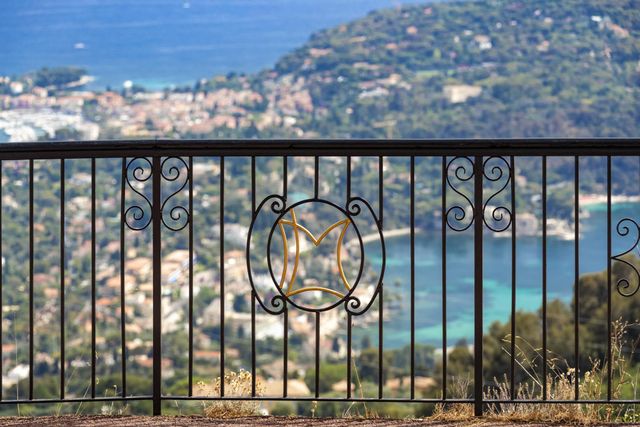 Maison à vendre - 25 pièces - 1612 m2 - Villefranche Sur Mer - 06 - PROVENCE-ALPES-COTE-D-AZUR
