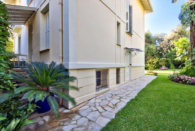 Maison &agrave; vendre - 8 pi&egrave;ces - 300 m2 - Beaulieu Sur Mer - 06 - PROVENCE-ALPES-COTE-D-AZUR