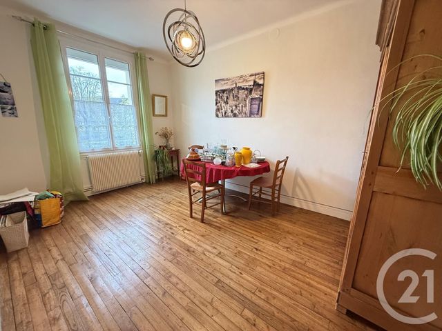 Maison &agrave; louer - 6 pi&egrave;ces - 112 m2 - Ste Gemmes Sur Loire - 49 - PAYS-DE-LOIRE