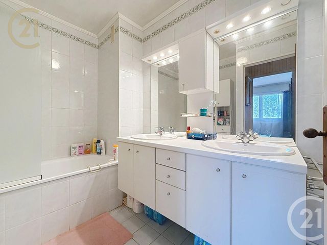 Appartement F4 &agrave; vendre - 4 pi&egrave;ces - 75,24 m2 - Bondy - 93 - ILE-DE-FRANCE