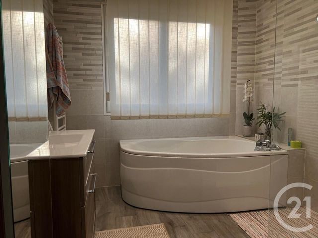 Maison à vendre - 6 pièces - 152 m2 - Bondy - 93 - ILE-DE-FRANCE