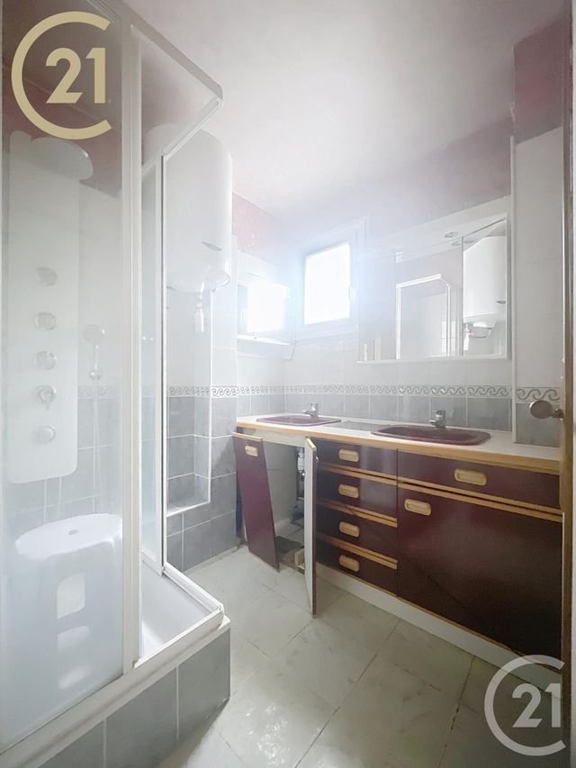 Appartement F4 à vendre - 4 pièces - 70 m2 - Noisy Le Sec - 93 - ILE-DE-FRANCE