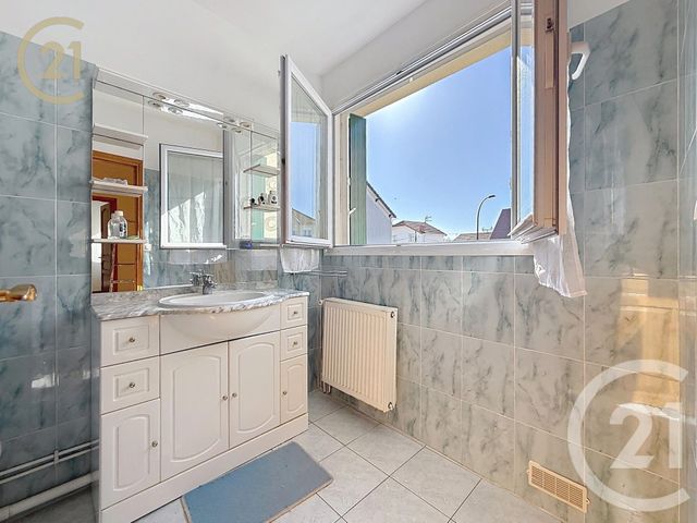 Maison à vendre - 5 pièces - 120 m2 - Bondy - 93 - ILE-DE-FRANCE