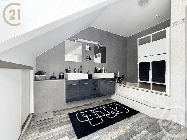 Maison à vendre - 7 pièces - 184 m2 - Bondy - 93 - ILE-DE-FRANCE