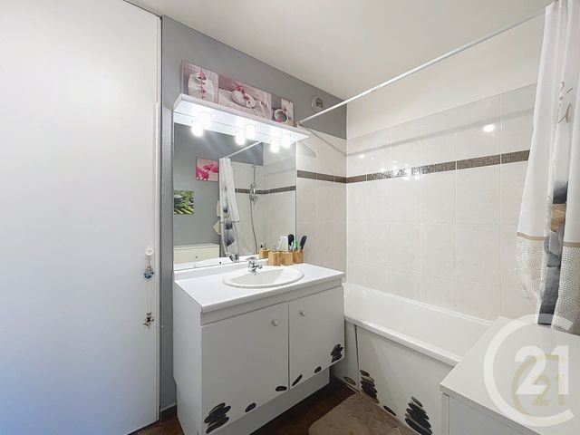 Appartement F2 à vendre - 2 pièces - 37,28 m2 - Bondy - 93 - ILE-DE-FRANCE