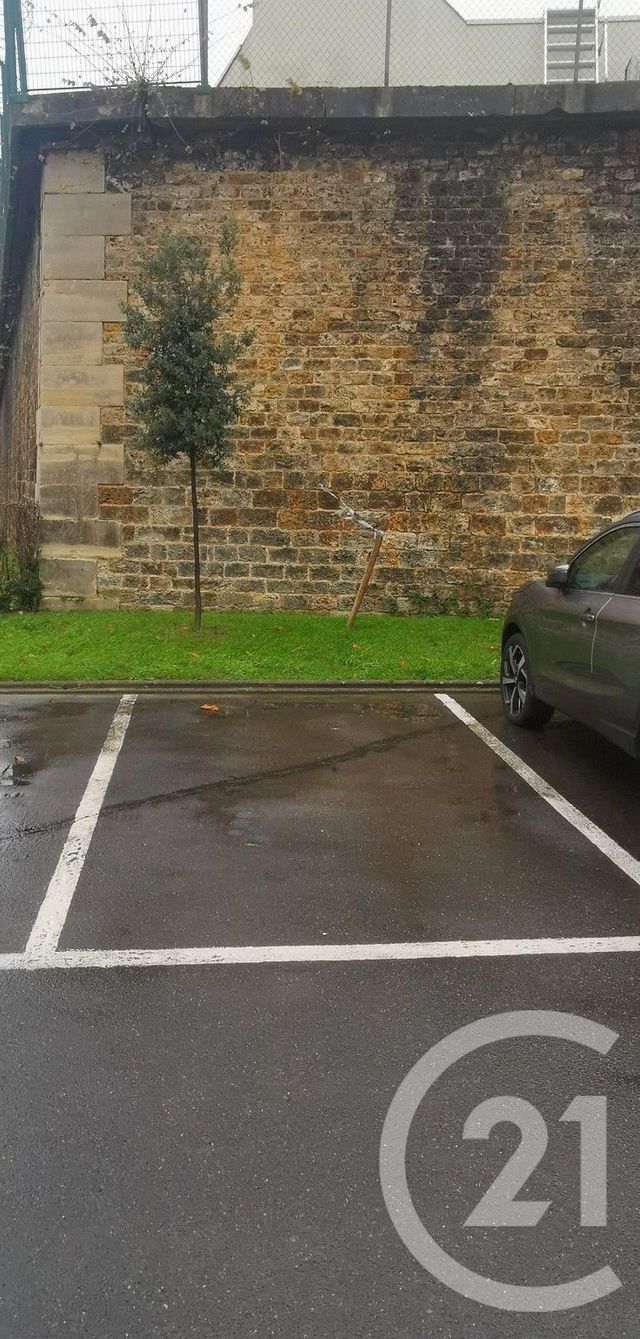 parking - LES LILAS - 93