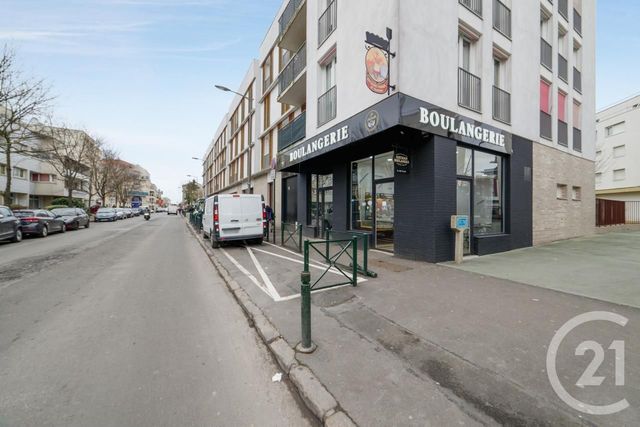 Parking à louer - 10 m2 - Le Blanc Mesnil - 93 - ILE-DE-FRANCE
