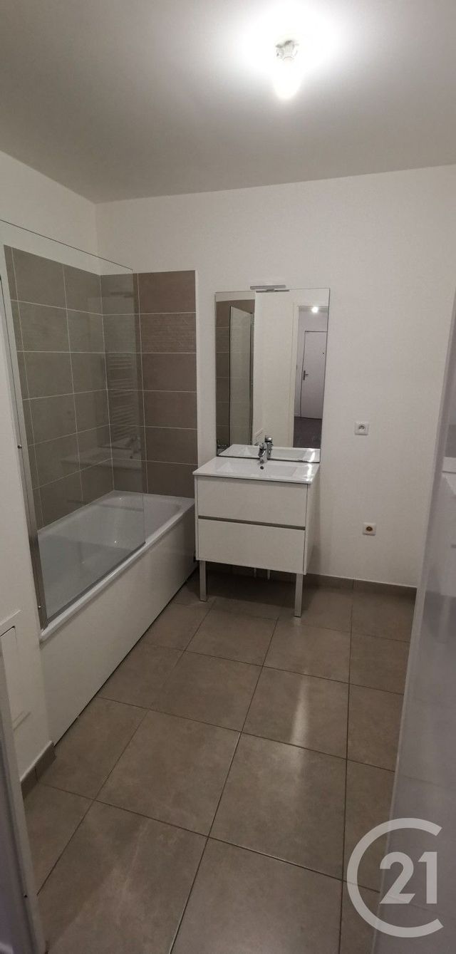 Appartement F3 &agrave; louer - 3 pi&egrave;ces - 66,66 m2 - Drancy - 93 - ILE-DE-FRANCE