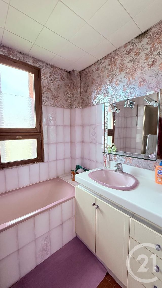 Appartement F4 à vendre - 4 pièces - 62,87 m2 - Le Blanc Mesnil - 93 - ILE-DE-FRANCE