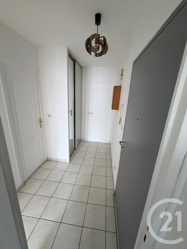 Appartement F2 &agrave; louer - 2 pi&egrave;ces - 49,95 m2 - Le Blanc Mesnil - 93 - ILE-DE-FRANCE
