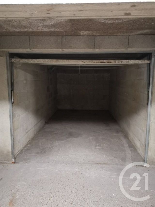 Parking &agrave; louer - 12 m2 - Livry Gargan - 93 - ILE-DE-FRANCE