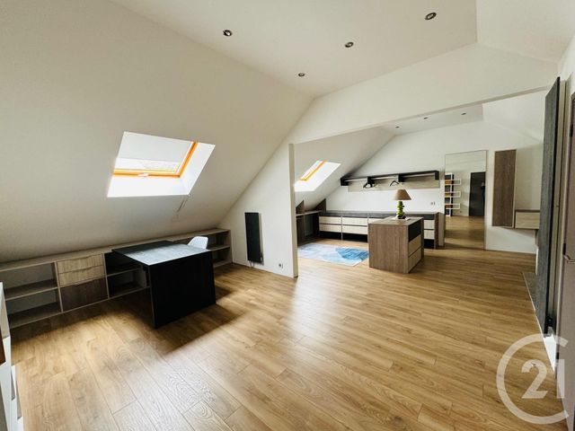 Maison &agrave; louer - 8 pi&egrave;ces - 142,86 m2 - Noisy Le Grand - 93 - ILE-DE-FRANCE