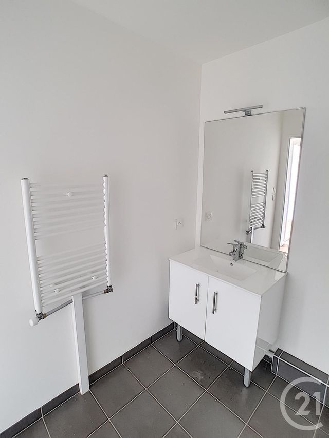 Appartement F3 &agrave; louer - 3 pi&egrave;ces - 54,50 m2 - Le Blanc Mesnil - 93 - ILE-DE-FRANCE