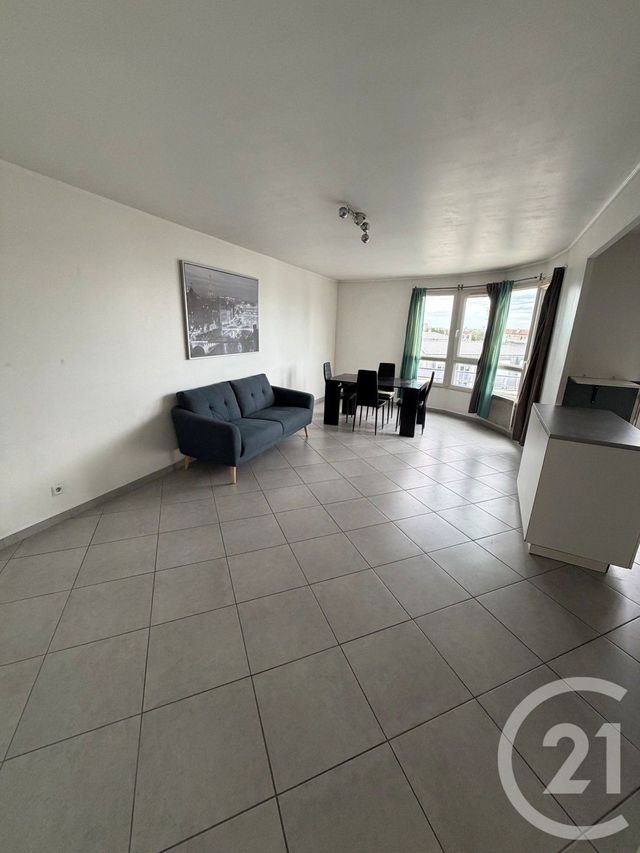 Appartement F3 &agrave; louer - 3 pi&egrave;ces - 71,63 m2 - Le Bourget - 93 - ILE-DE-FRANCE