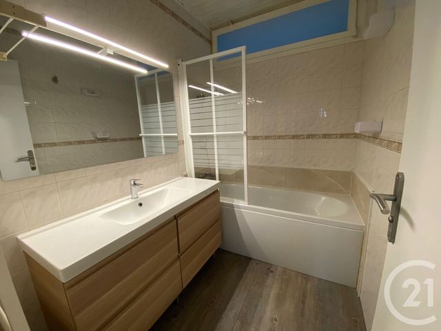 Appartement F2 à louer - 2 pièces - 97 m2 - Hoenheim - 67 - ALSACE