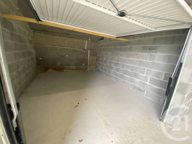 Parking à louer - 18 m2 - Plesse - 44 - PAYS-DE-LOIRE