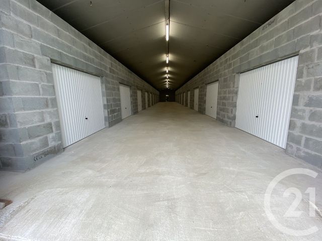 Parking à louer - 18 m2 - Plesse - 44 - PAYS-DE-LOIRE