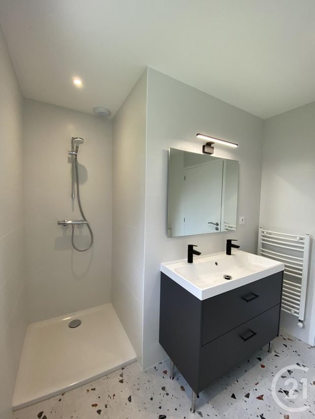 Maison &agrave; louer - 4 pi&egrave;ces - 121,66 m2 - La Chevallerais - 44 - PAYS-DE-LOIRE