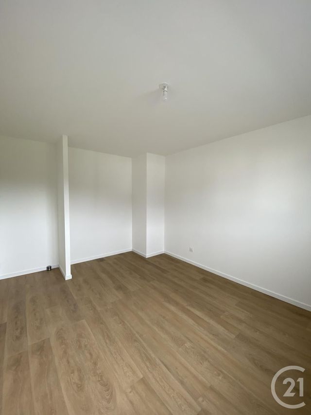 Maison &agrave; louer - 4 pi&egrave;ces - 121,66 m2 - La Chevallerais - 44 - PAYS-DE-LOIRE