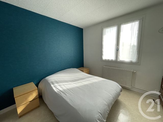 Appartement T4 &agrave; louer - 5 pi&egrave;ces - 87,25 m2 - Nozay - 44 - PAYS-DE-LOIRE