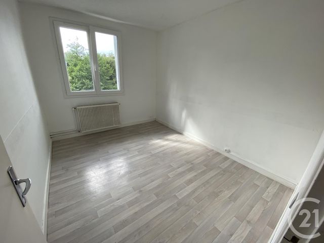 Appartement T4 &agrave; louer - 5 pi&egrave;ces - 87,25 m2 - Nozay - 44 - PAYS-DE-LOIRE