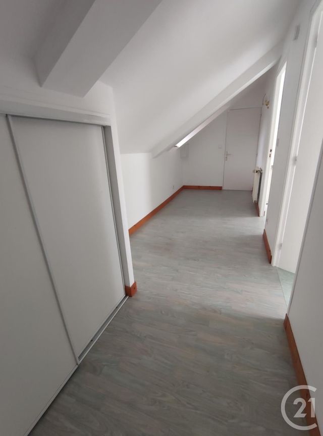 Maison &agrave; louer - 7 pi&egrave;ces - 156 m2 - Plesse - 44 - PAYS-DE-LOIRE