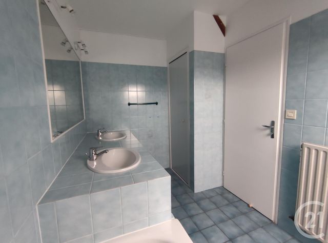 Maison &agrave; louer - 7 pi&egrave;ces - 156 m2 - Plesse - 44 - PAYS-DE-LOIRE