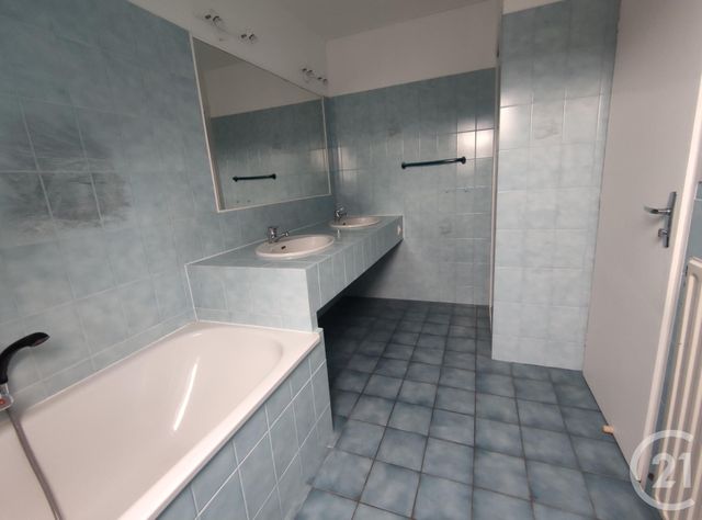 Maison &agrave; louer - 7 pi&egrave;ces - 156 m2 - Plesse - 44 - PAYS-DE-LOIRE