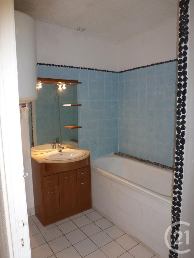 Appartement T3 &agrave; louer - 3 pi&egrave;ces - 72,09 m2 - Plesse - 44 - PAYS-DE-LOIRE