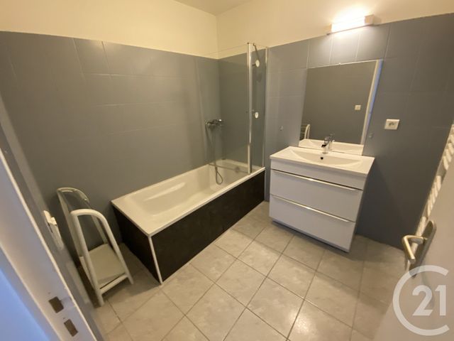 Appartement T2 &agrave; louer - 2 pi&egrave;ces - 52,04 m2 - Blain - 44 - PAYS-DE-LOIRE